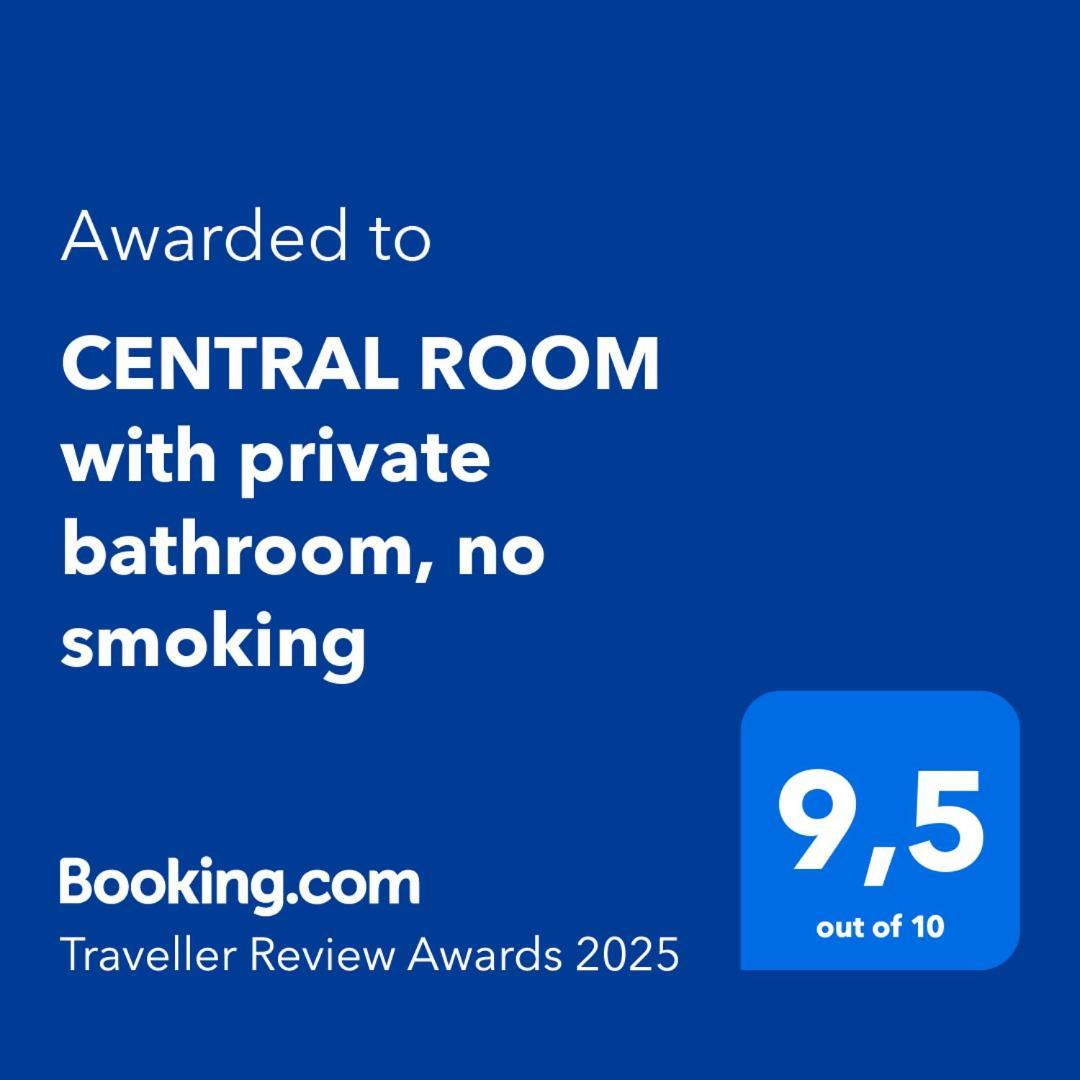 Central Room With Private Bathroom, No Smoking Palau Eksteriør bilde